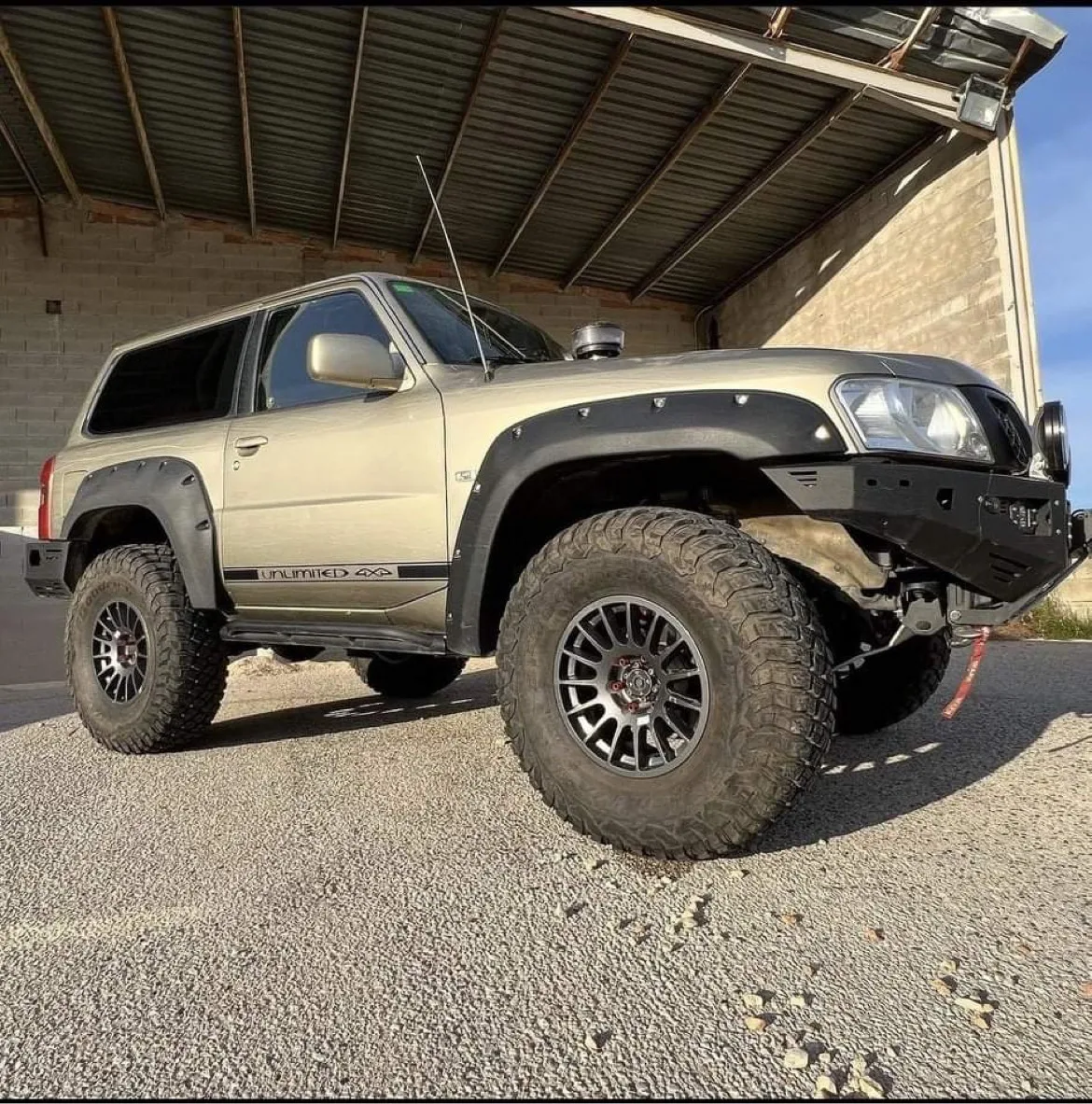 Aletines Kut Snake Nissan Patrol Y61 70mm 2 Puertas