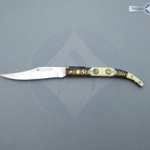 Navaja clásica decorada